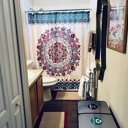 Ruskin Fl Private 2 Bdrm 1 Bath Suite Common Areas Shared With Host And Cat 外观 照片