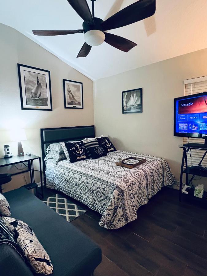 Ruskin Fl Private 2 Bdrm 1 Bath Suite Common Areas Shared With Host And Cat 外观 照片