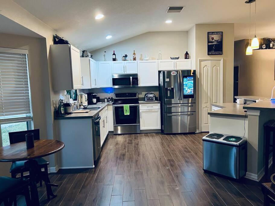 Ruskin Fl Private 2 Bdrm 1 Bath Suite Common Areas Shared With Host And Cat 外观 照片